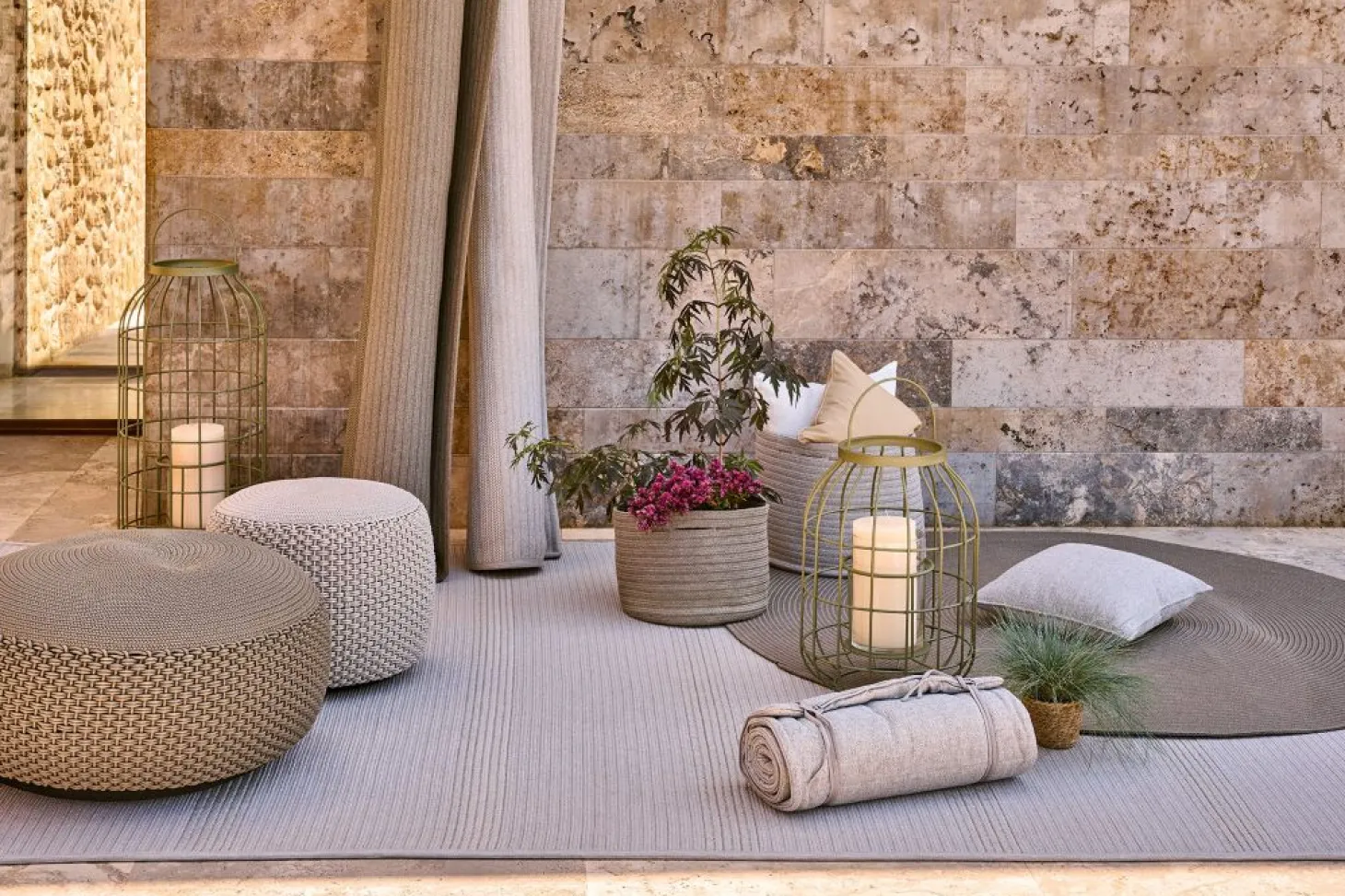 Weishäupl Laterne aus Aluminium mit Glaseinsatz Weiß 43x77 cm