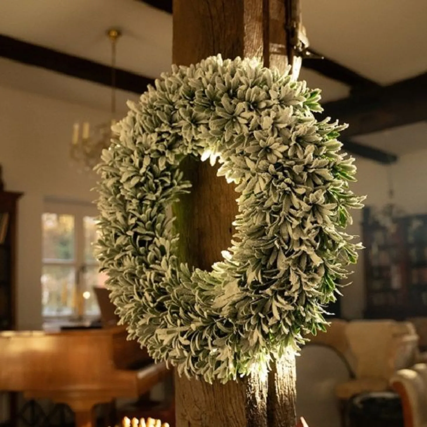 Werner Voß Kranz beschneit 55x55x11cm