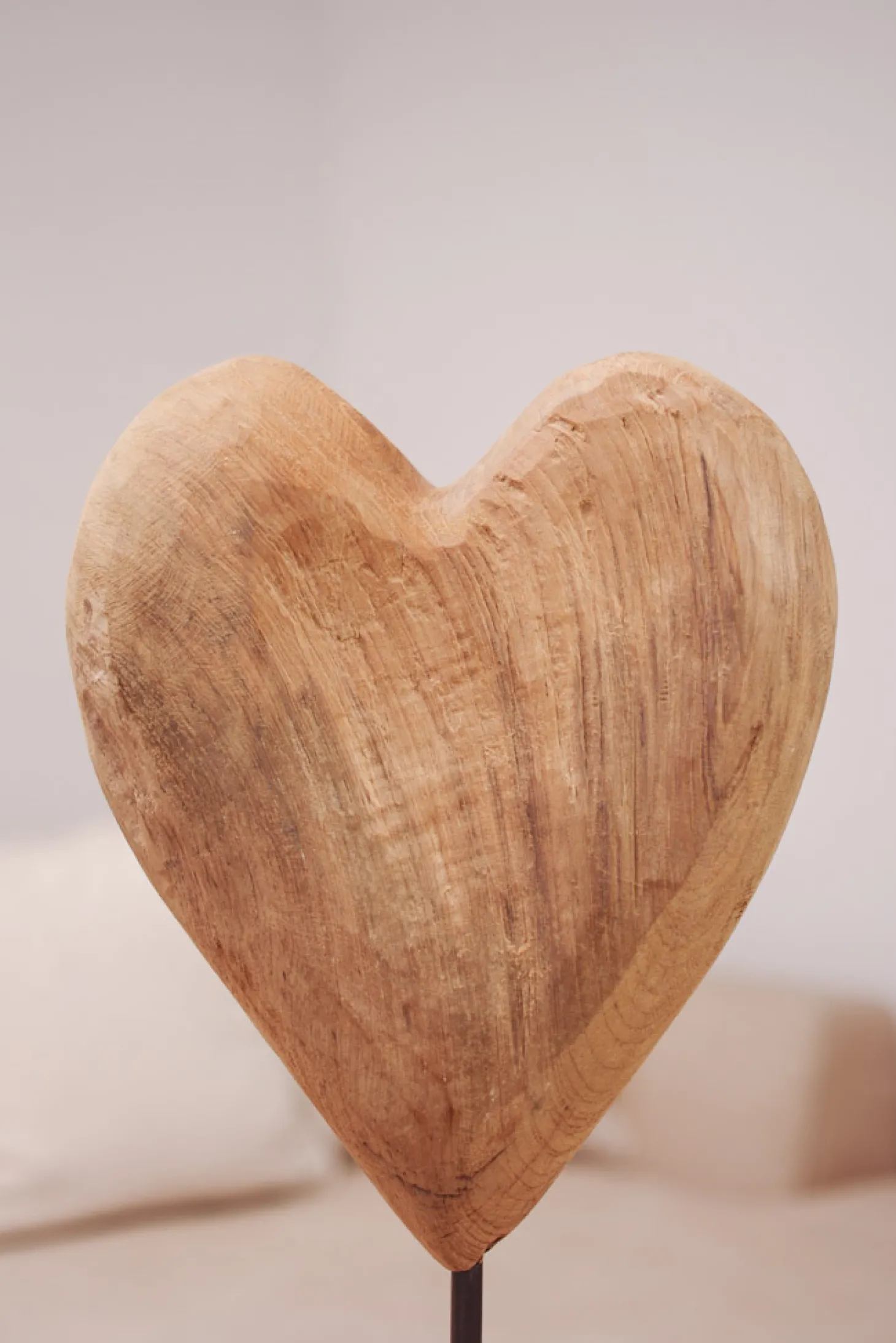 WMG Teak Herz auf Ständer Höhe 50 cm